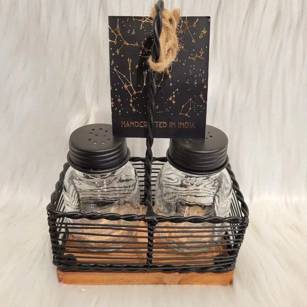 Salt & Pepper Shaker Set